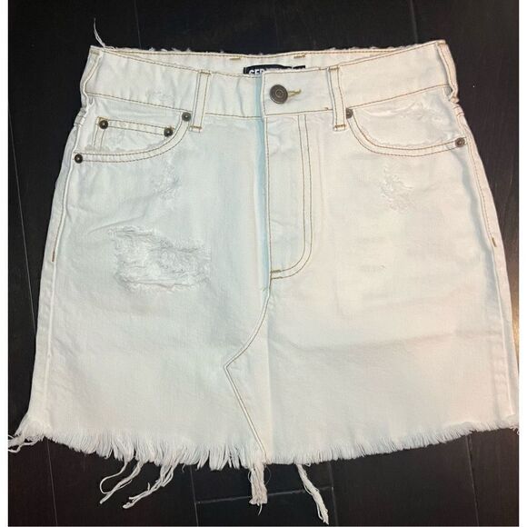 New SER.O.YA Alli Distressed Skirt in Arizona White - Picture 5 of 13
